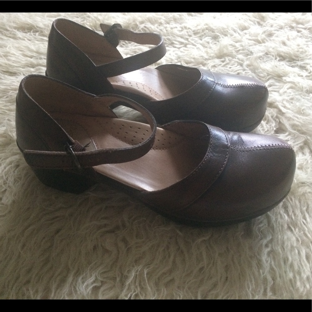 EUC-Dansko Brown Leather Mary Janes-Size 8